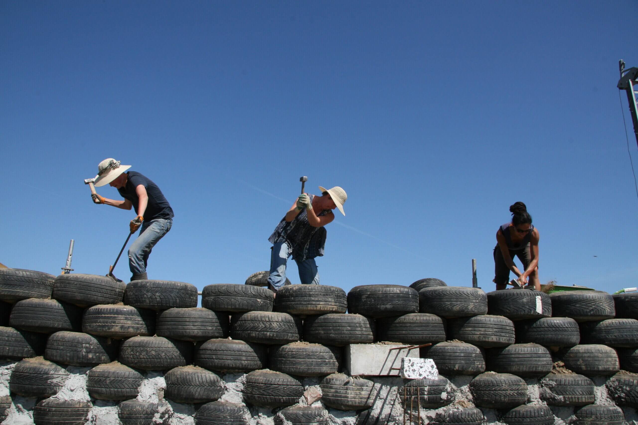 earthships aardewoningen zelfvoorzienend architect duurzaam ecologisch