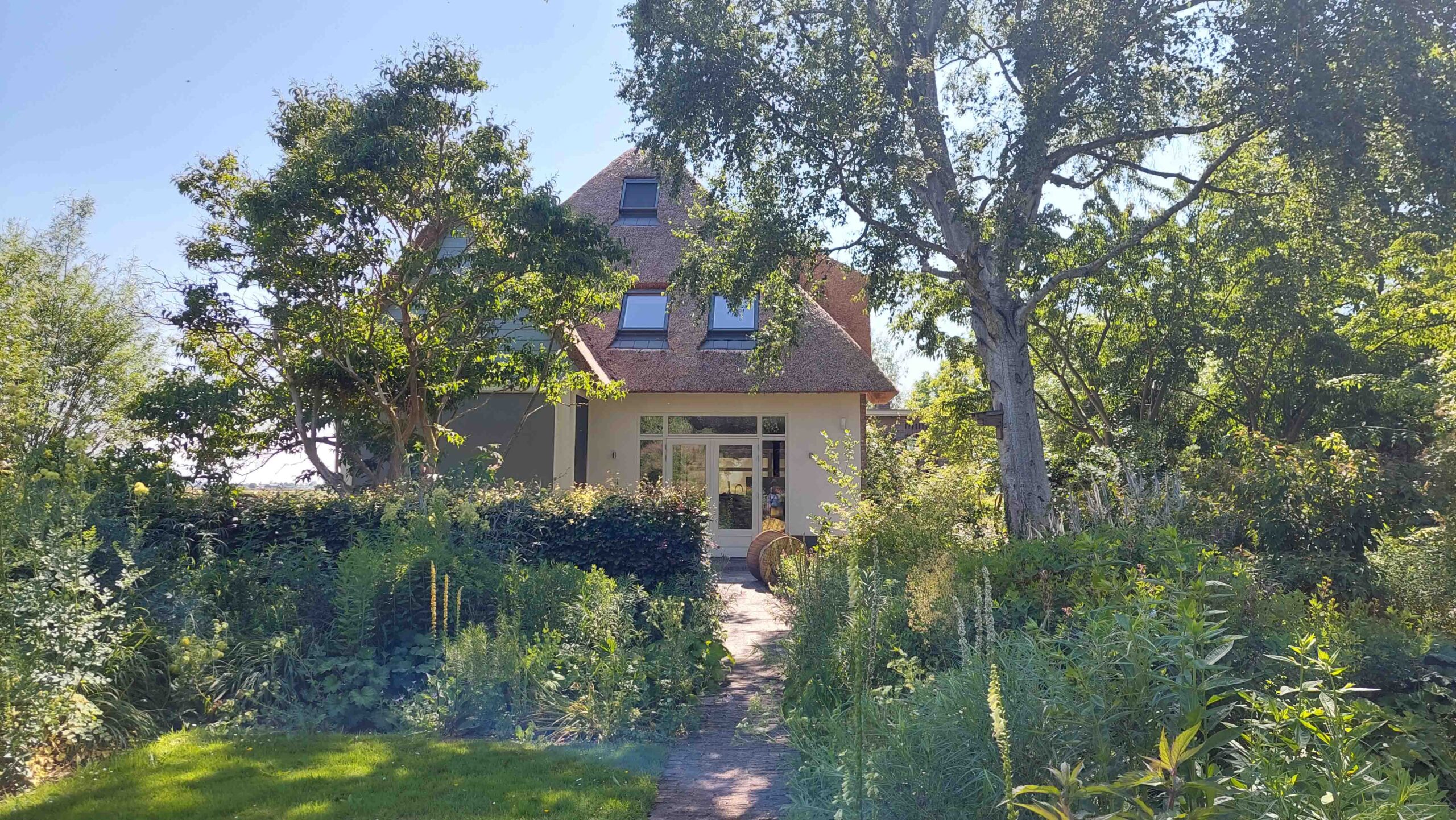 houtbouw-rietdendak-ecologische-villa-architectuur-architect17-